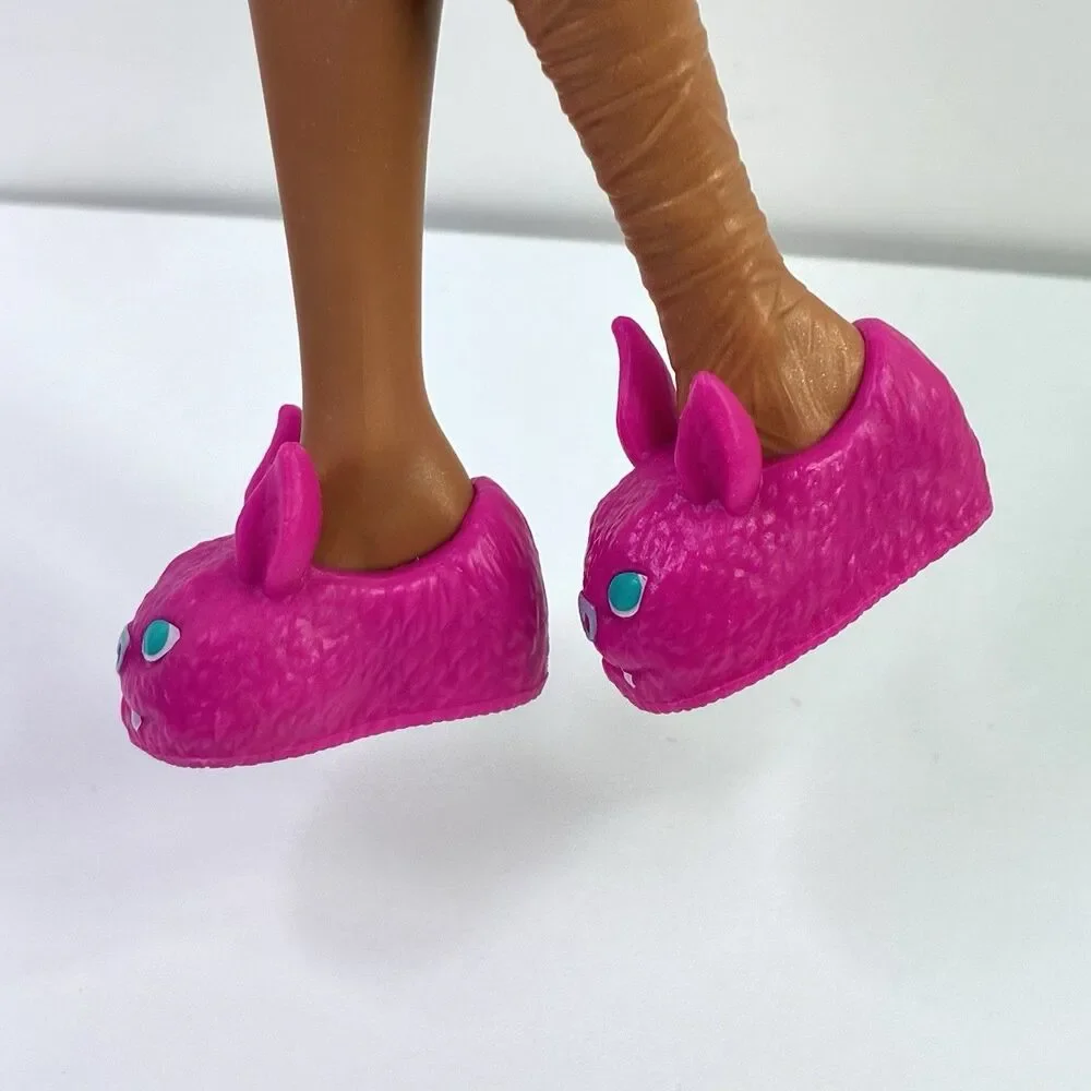 Draculaura Creepover Party Pink Bat Slippers Monster High Doll G3